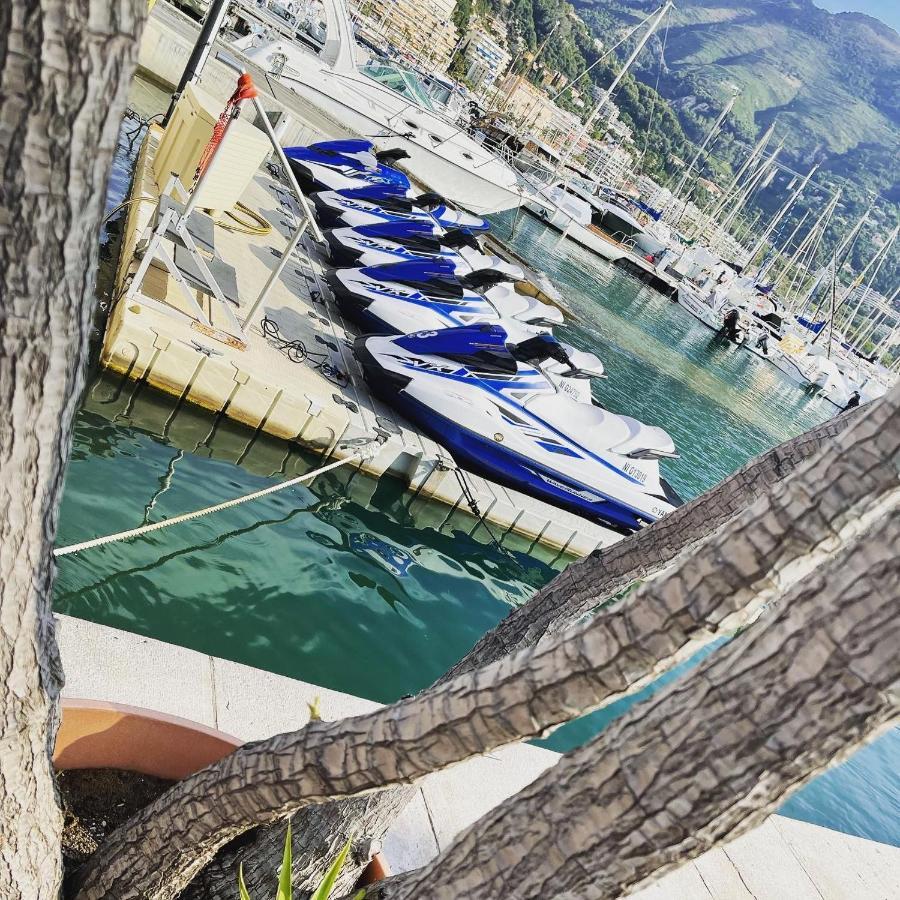 Location Saisonniere Menton 220 M Des Plages Buitenkant foto