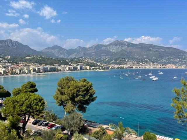 Location Saisonniere Menton 220 M Des Plages Buitenkant foto